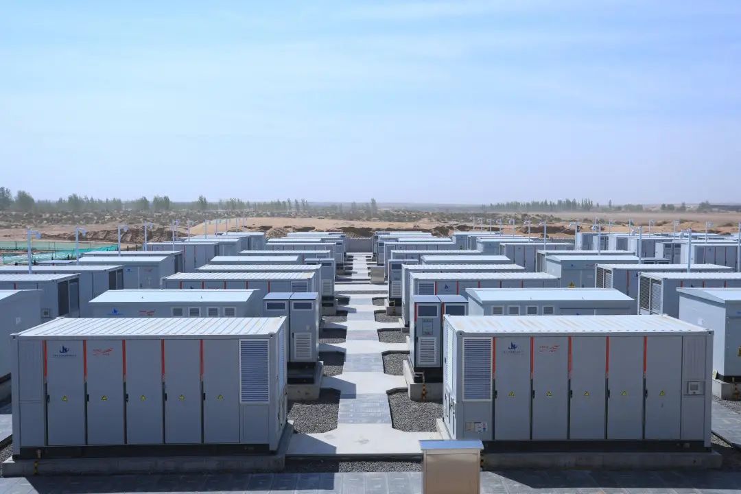 南都電源：公司近期推出的783AH超大容量儲能固態(tài)電池為半固態(tài)電池循環(huán)壽命不低于10000次(圖1)